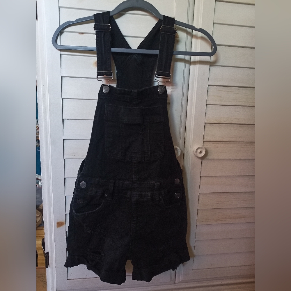 Overall shorts